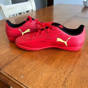 PUMA Unisex-Child Rapido Iii Indoor Training Sneaker